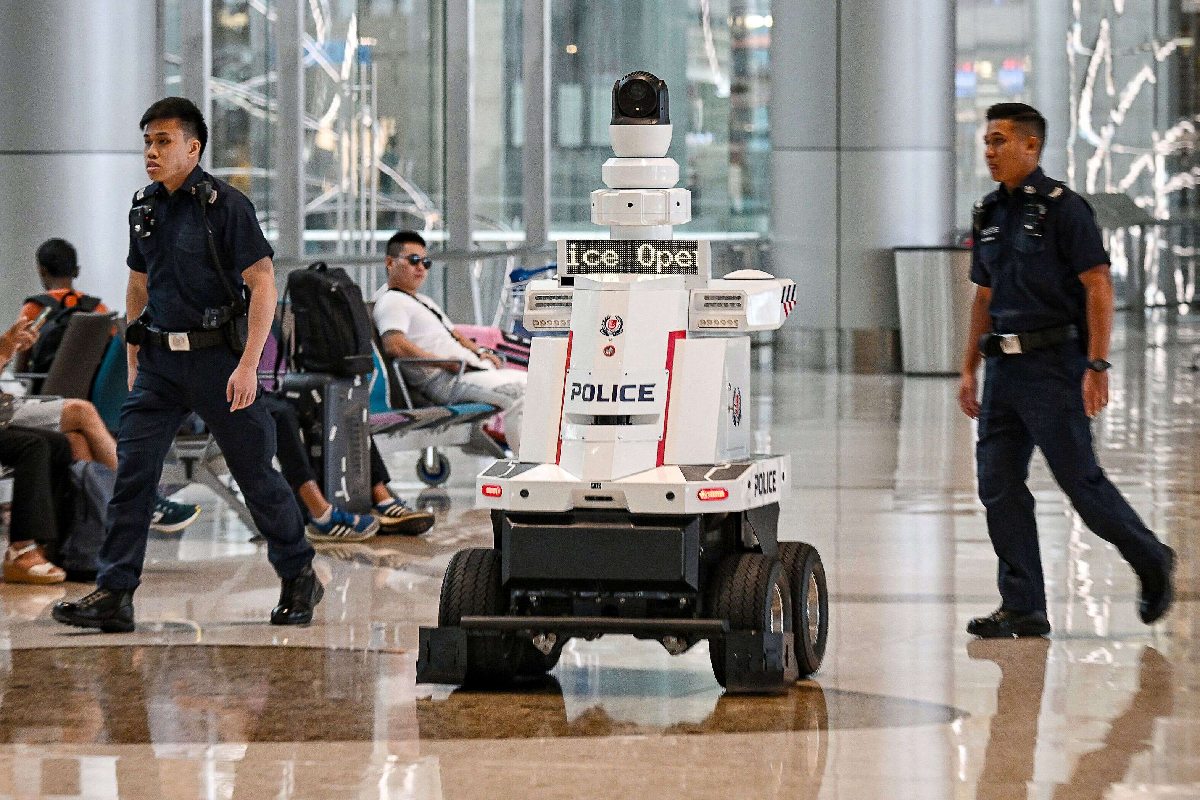 روبوت شرطة