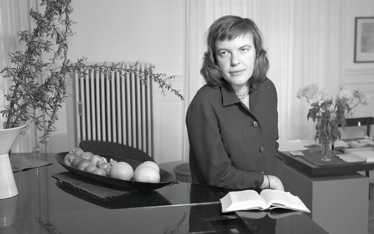 الشاعرة النمساوية الشهيرة إنجبورج باخمان 