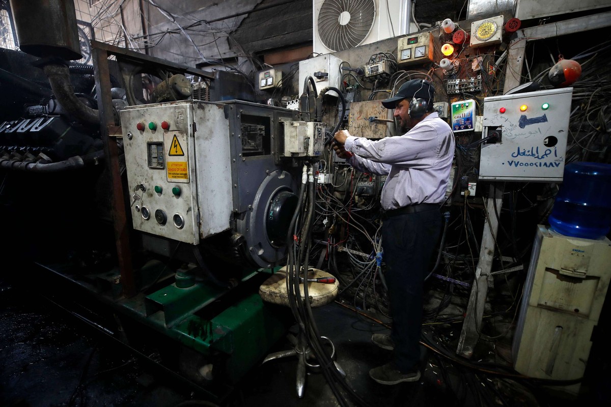 انقطاع الكهرباء وسوء الخدمات ينغص حياة العراقيين