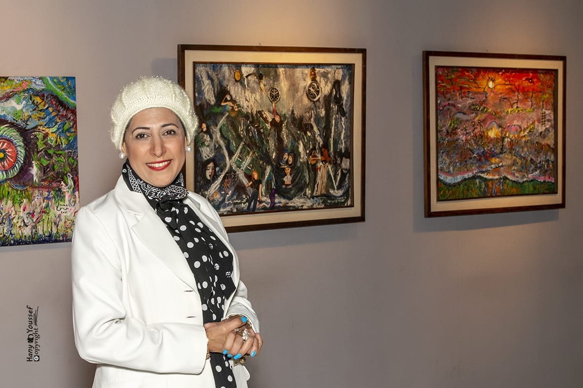 الفنانة منى فتحي