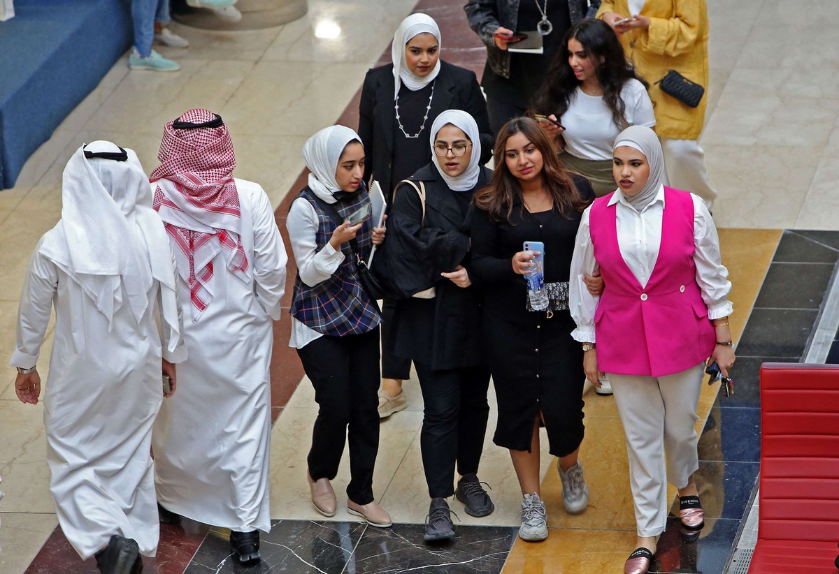 الجامعة الكويتية في قلب المعركة السياسية