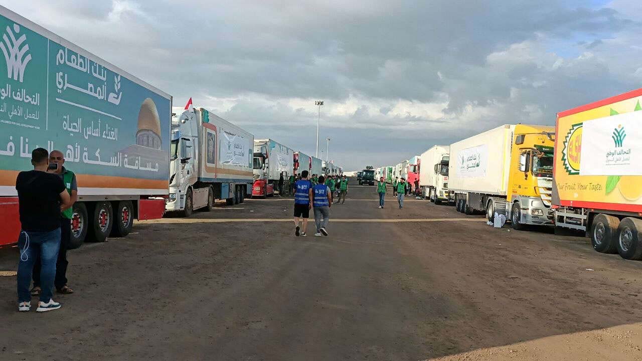 Aid trucks lining up at the Rafah border crossing