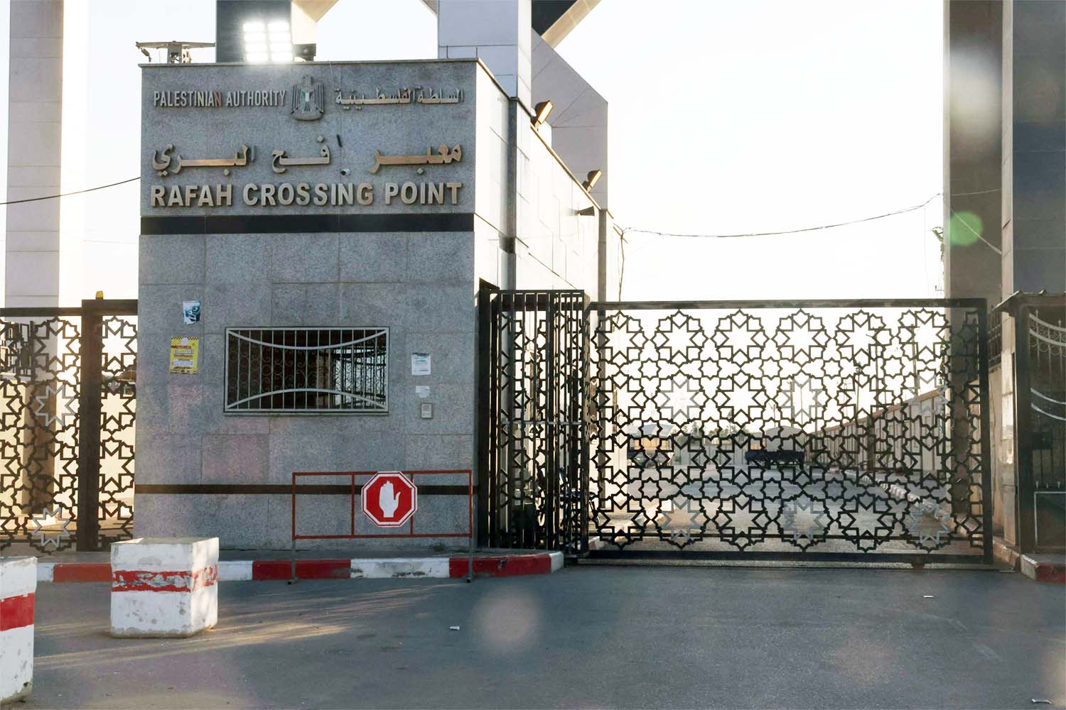 The Rafah border crossing remained shut on Wednesday morning