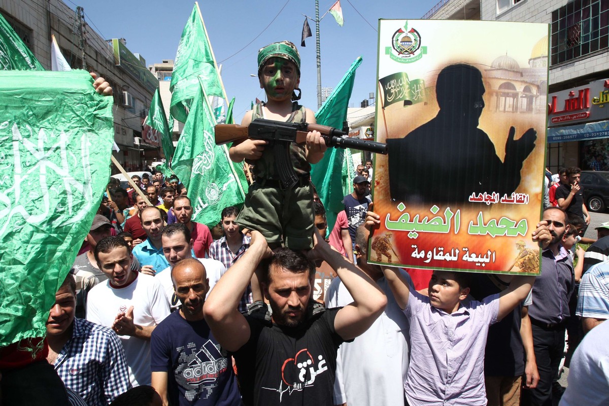 محمد الضيف أسطورة بالنسبة للفلسطينيين