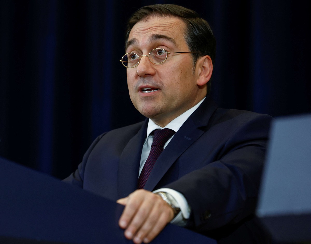 ألباريس يشيد بالروابط الإنسانية بين مدريد والرباط 