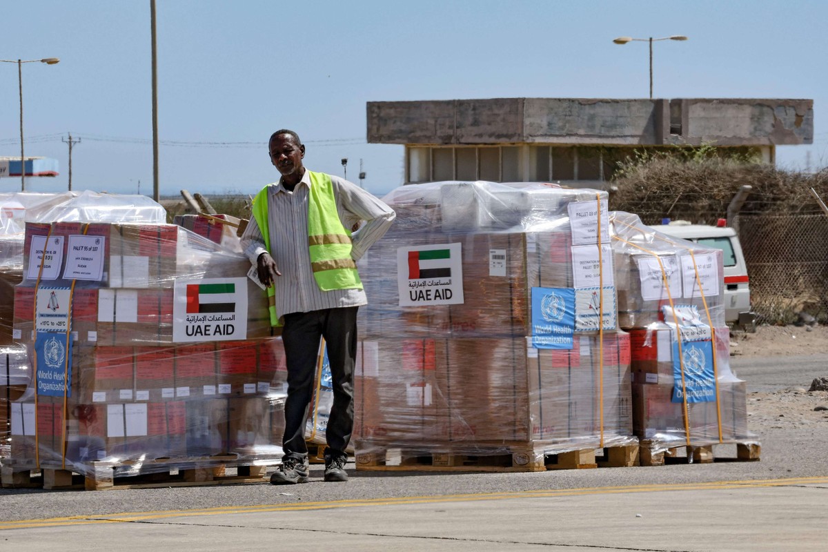 الإمارات تقدم مساعدات عسكرية للسودان منذ بداية الحرب