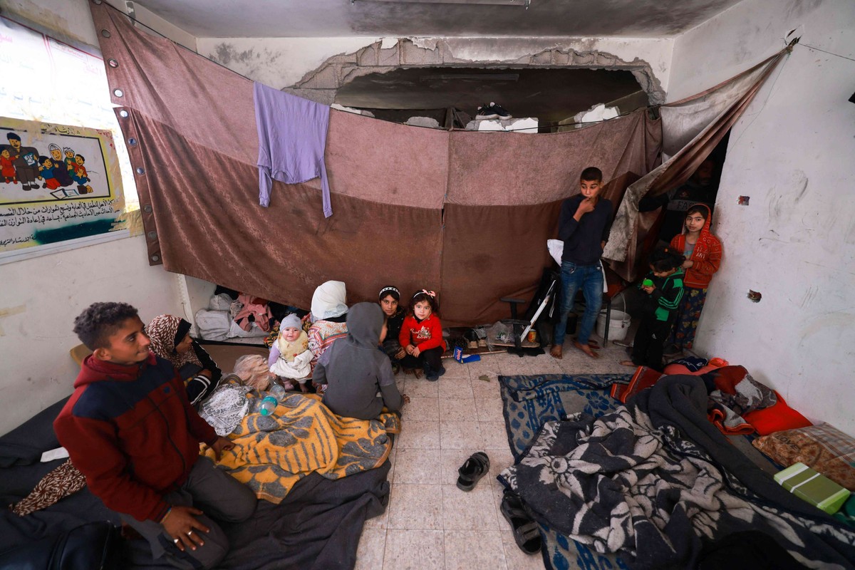 معاناة المدنيين لا تتوقف في غزة