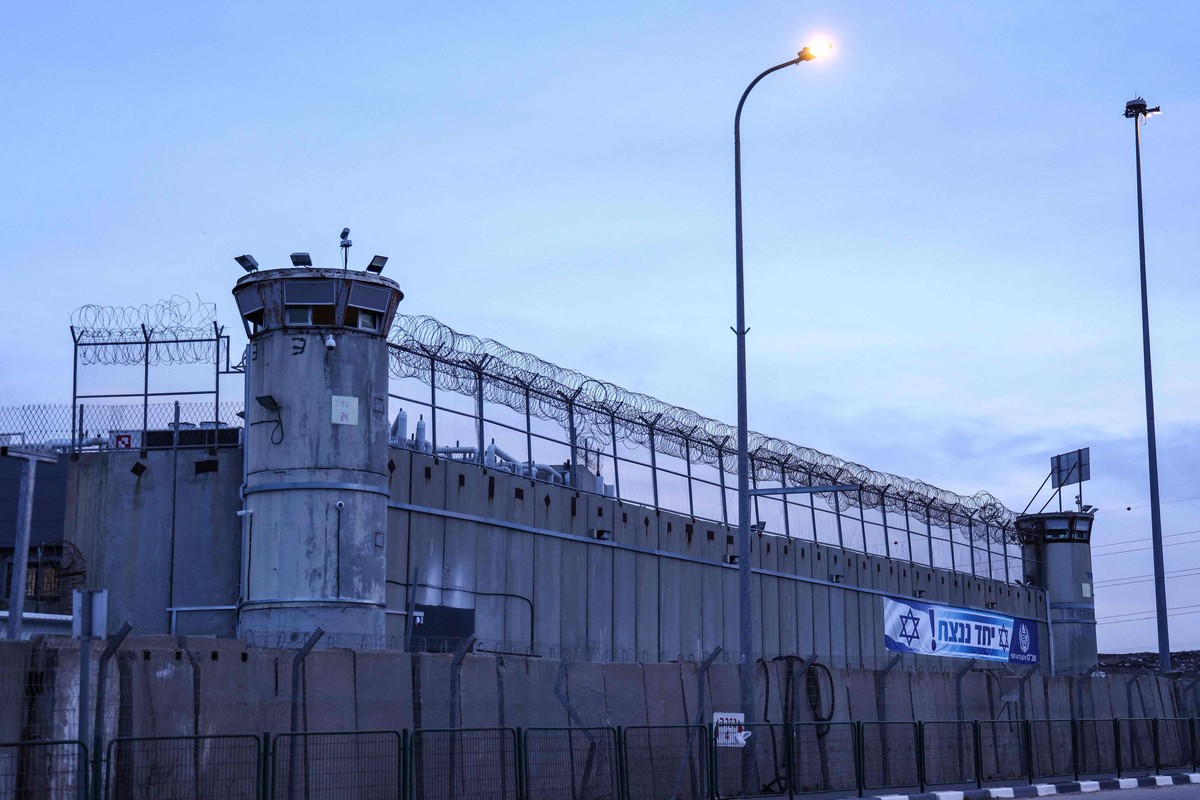 مصلحة السجون تسحب كلّ أجهزة الاتصال والراديوهات والتلفزيونات