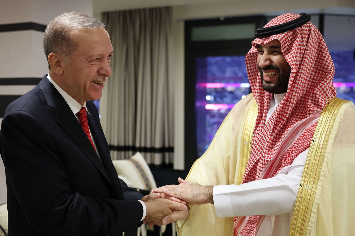 تركيا تتطلع إلى استقطاب الاستثمارات الخليجية لتضميد جراح اقتصادها 