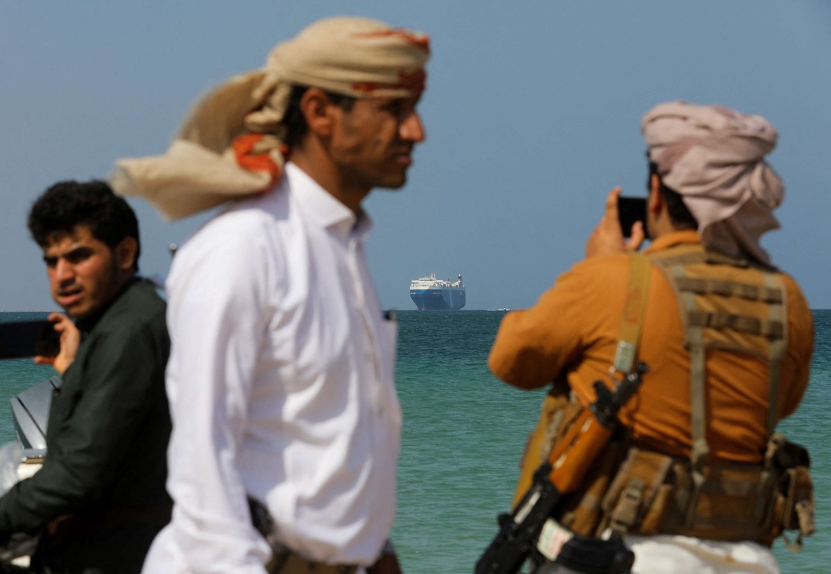 الحوثيون يستعرضون قدرتهم على التصعيد في البحر الأحمر  