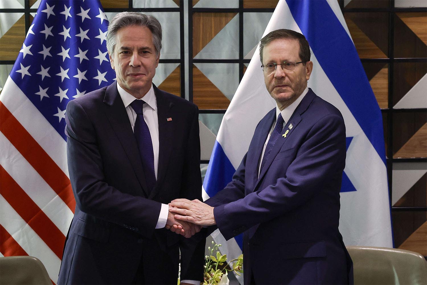 US Secretary of State Antony Blinken (L) meets with Israeli President Isaac Herzog in Tel Aviv