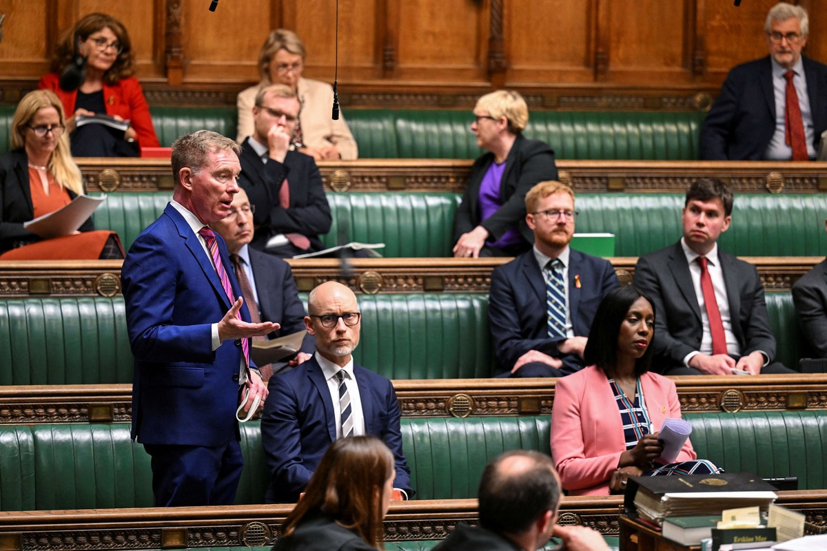 أعضاء في البرلمان البريطاني ينتقدون الحكومة بسبب نقص المعلومات حول مبيعات الأسلحة لإسرائيل