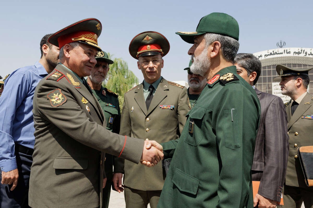 تعاون عسكري في ظل تصاعد التهديدات الغربية