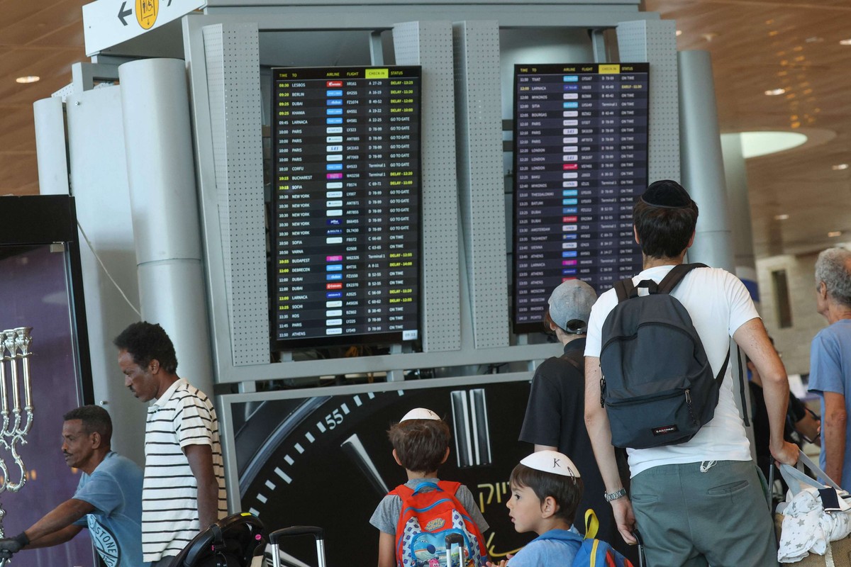 توقف مطار بن غوريون لساعتين