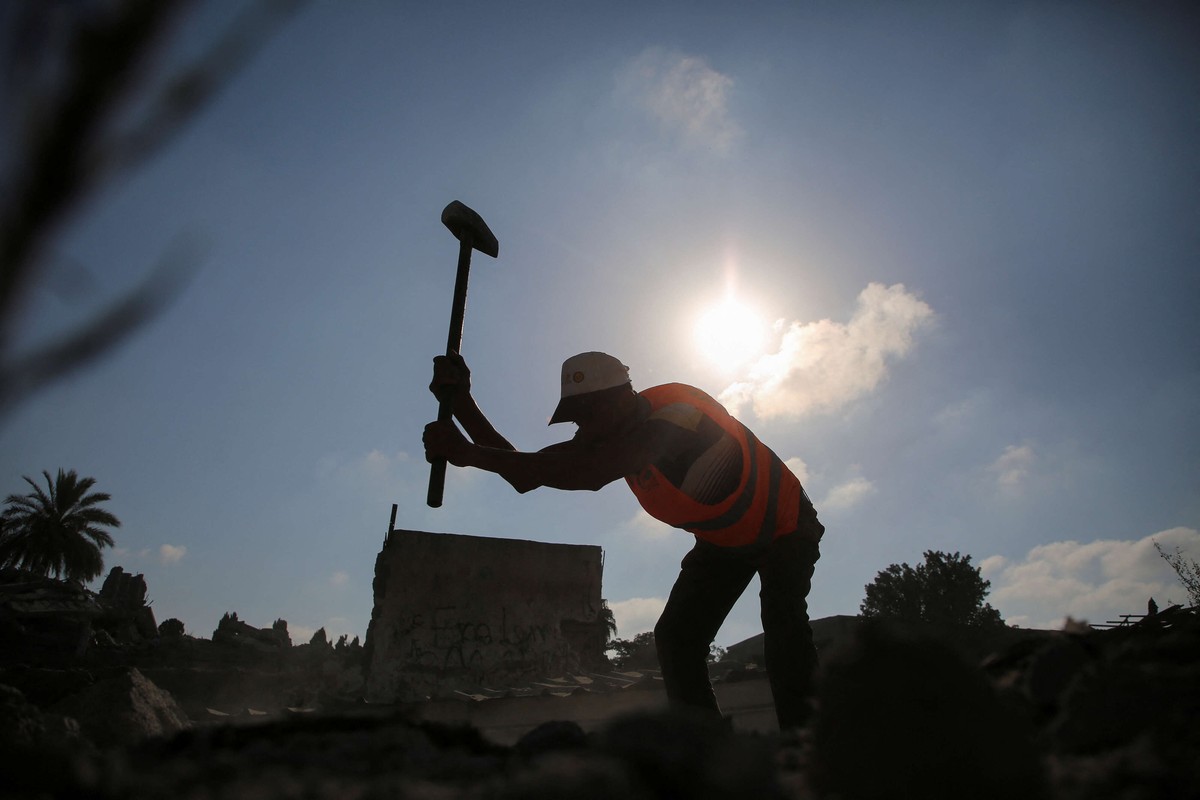 نقص اليد العاملة الفلسطينية اثر على قطاعات مثل البناء