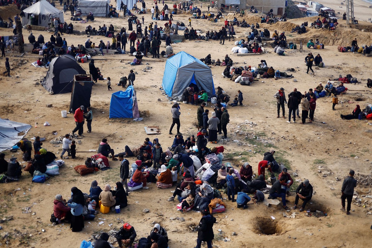 في انتظار السماح بالعودة