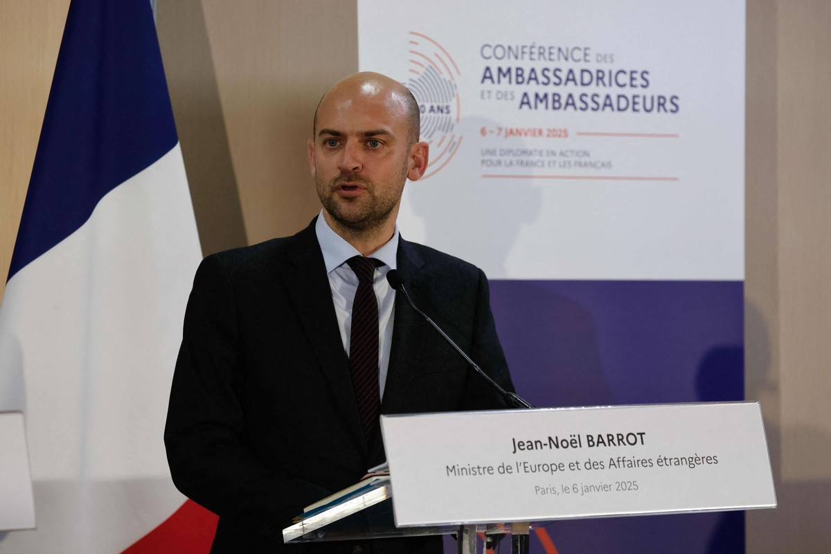 باروM مستعد للذهاب إلى الجزائر لبحث كافة القضايا