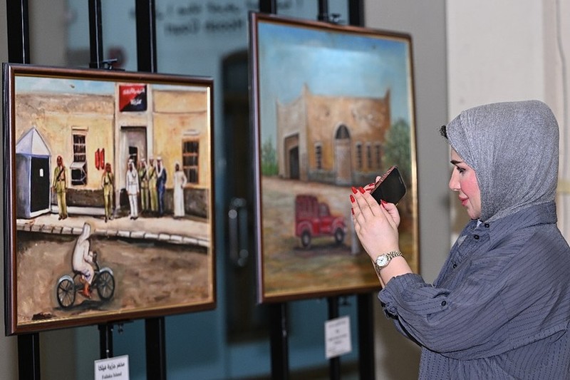 معرض 'آثار الكويت بالألوان'