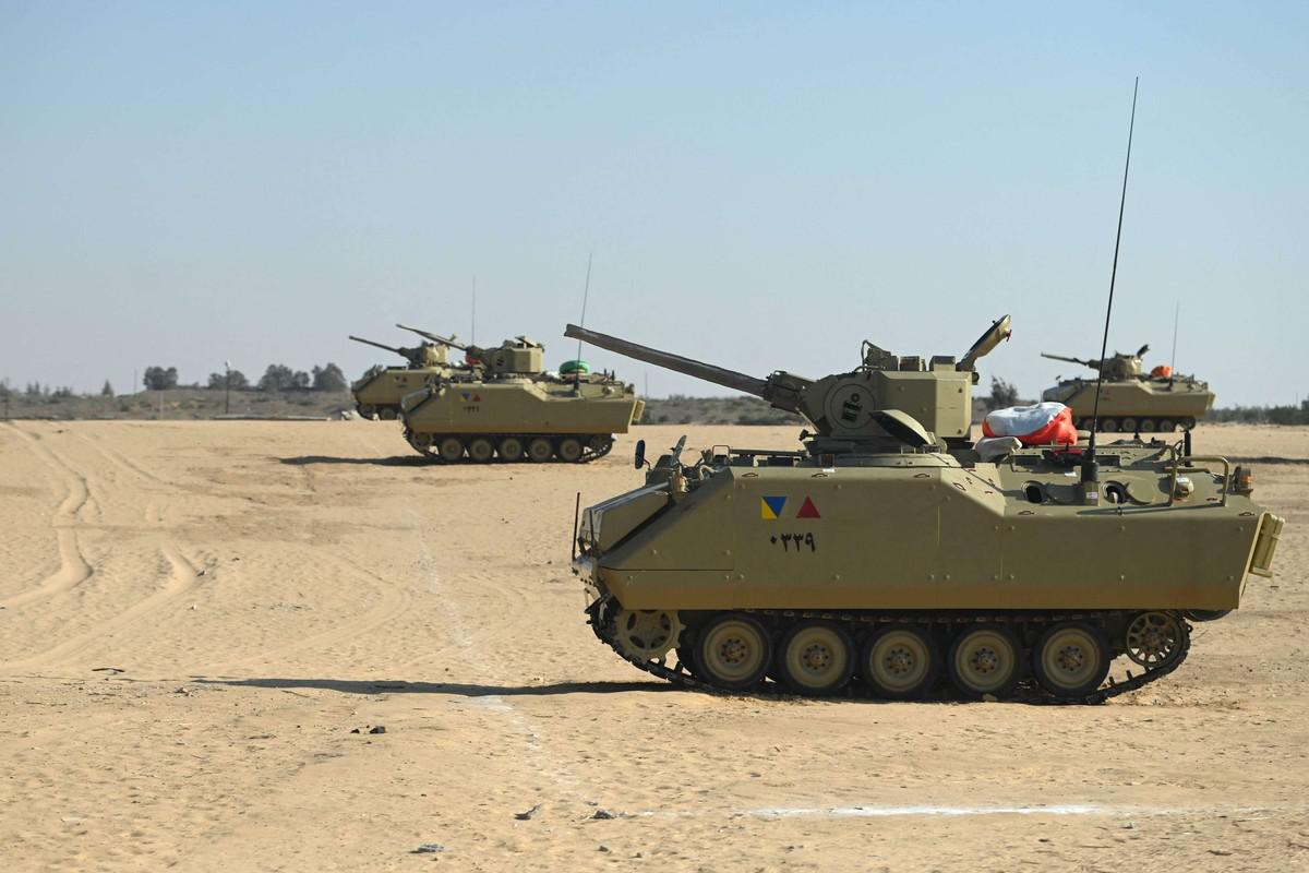 التحشيدات العسكرية المصرية في سيناء تثير خوف اسرائيل