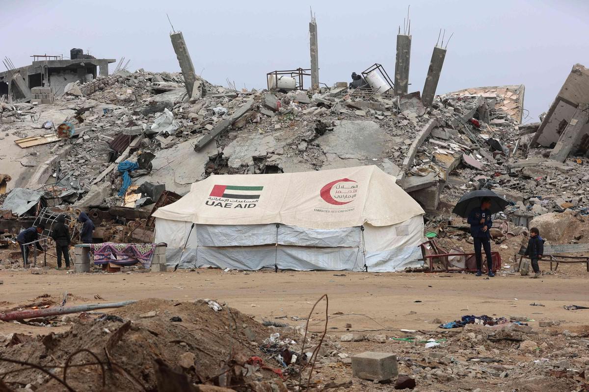 صمود فلسطيني بدعم انساني من الامارات