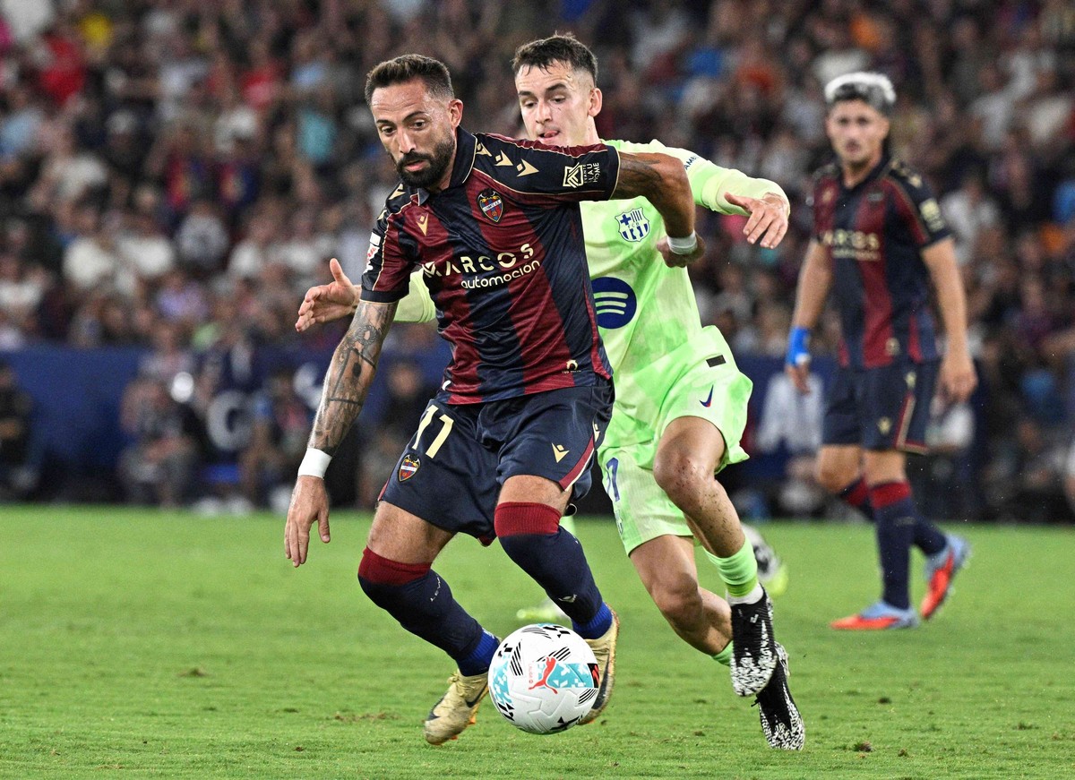 برشلونة حامل اللقب يقلب الطاولة على مضيفه ليفانتي