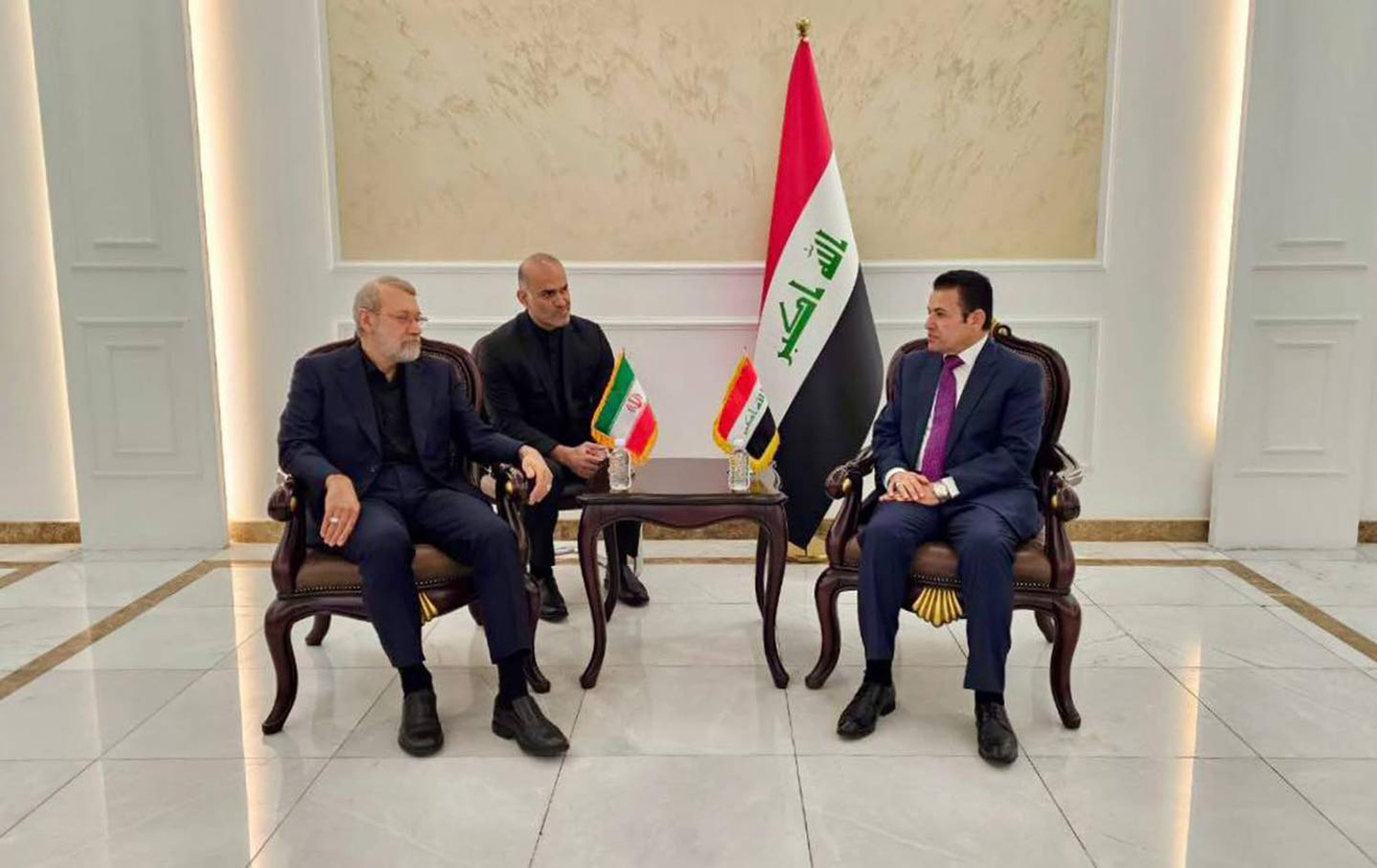 زيارة في توقيت حساس