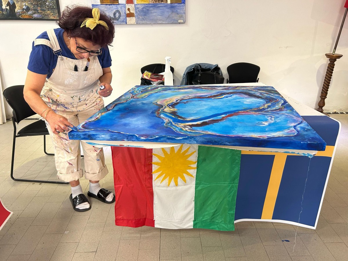 آشنا أحمد دولت