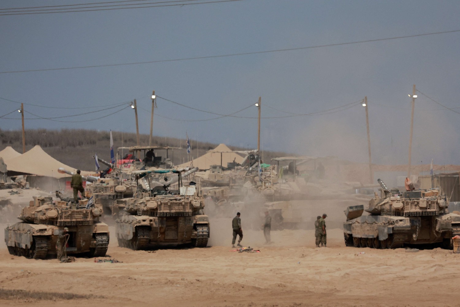 سلام غزة معلق على خيط رفيع