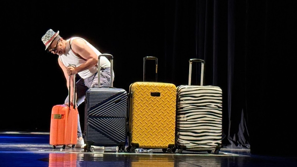 عرض 'إلى أين'