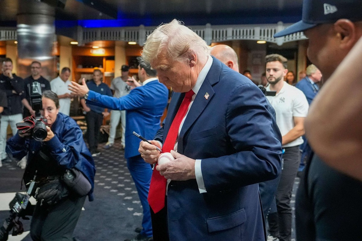 سياسة خارجية مُربكة للعالم