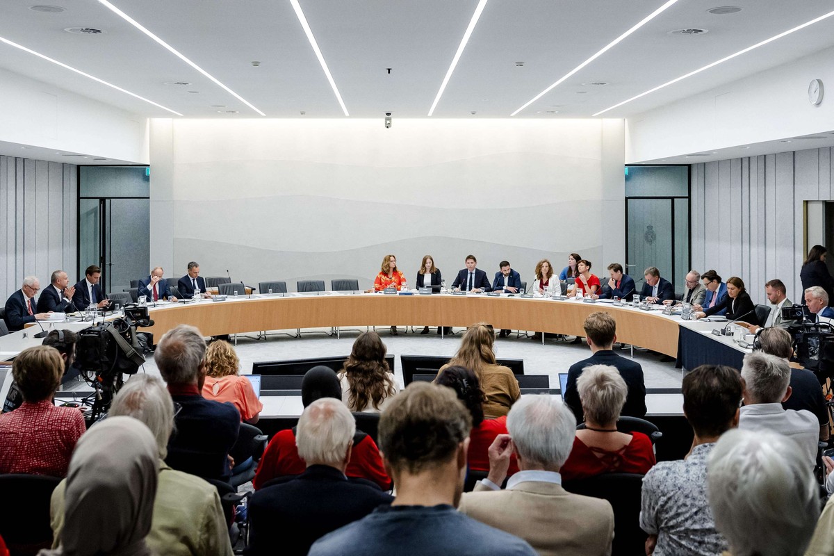 البرلمان الهولندي ناقش الاجراءات الجديدة 