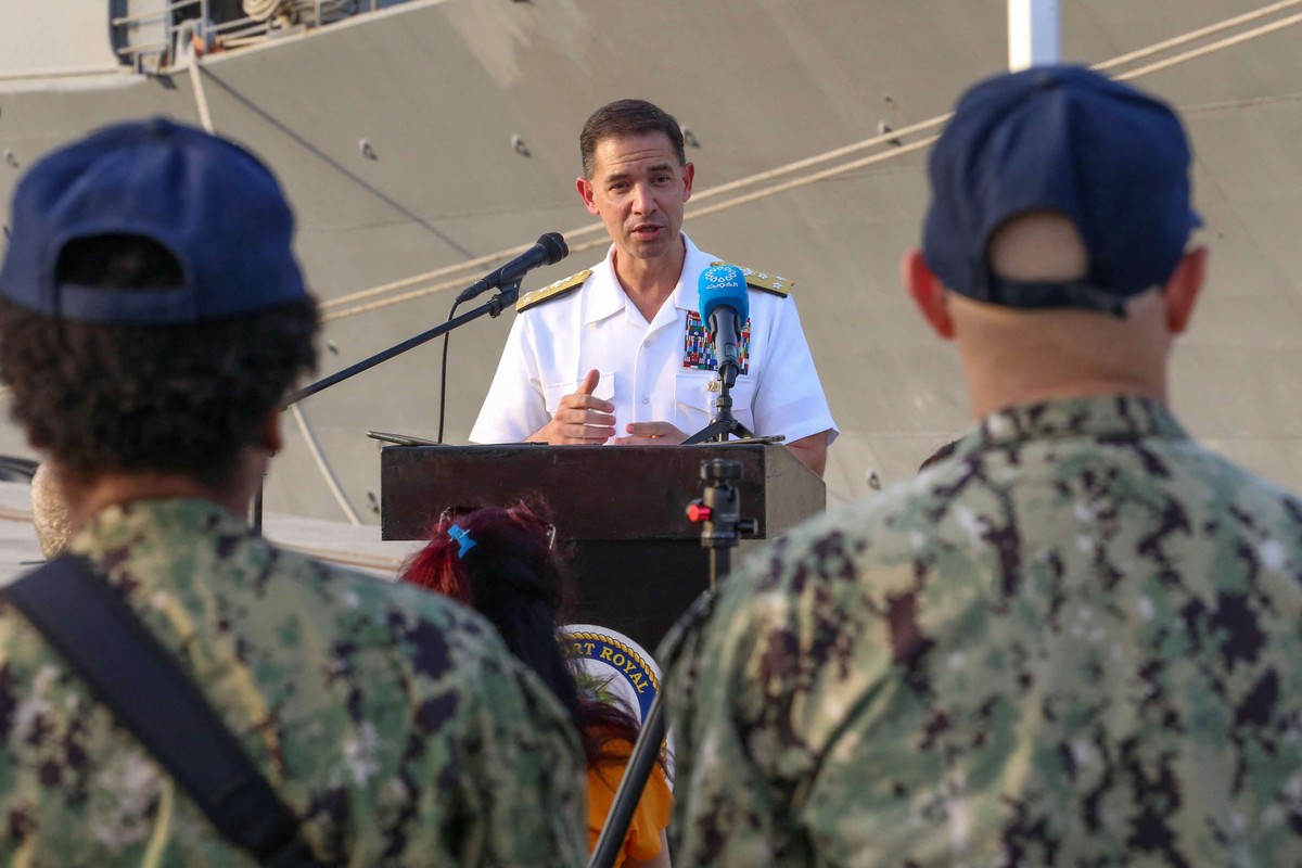 قائد سنتكوم ركز في الكويت على تعزيز التعاون الدفاعي