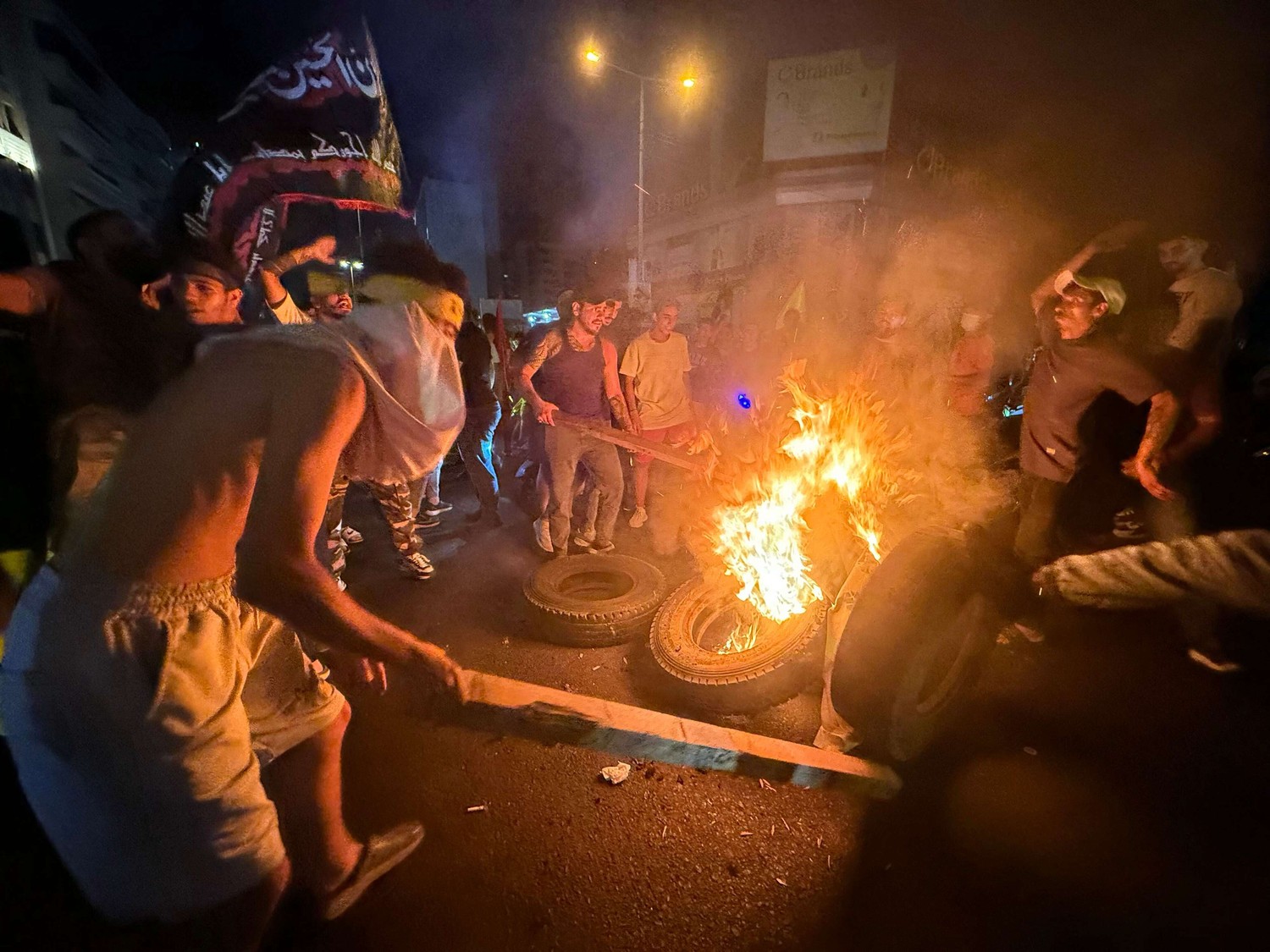 حزب الله يصعد الرفض في الشارع