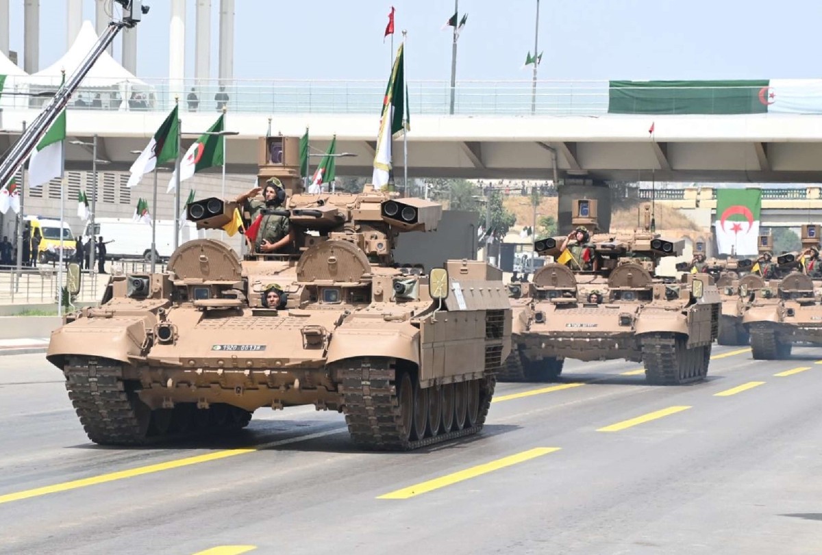 الإنفاق العسكري يستنزف إيرادات الطاقة الجزائرية 