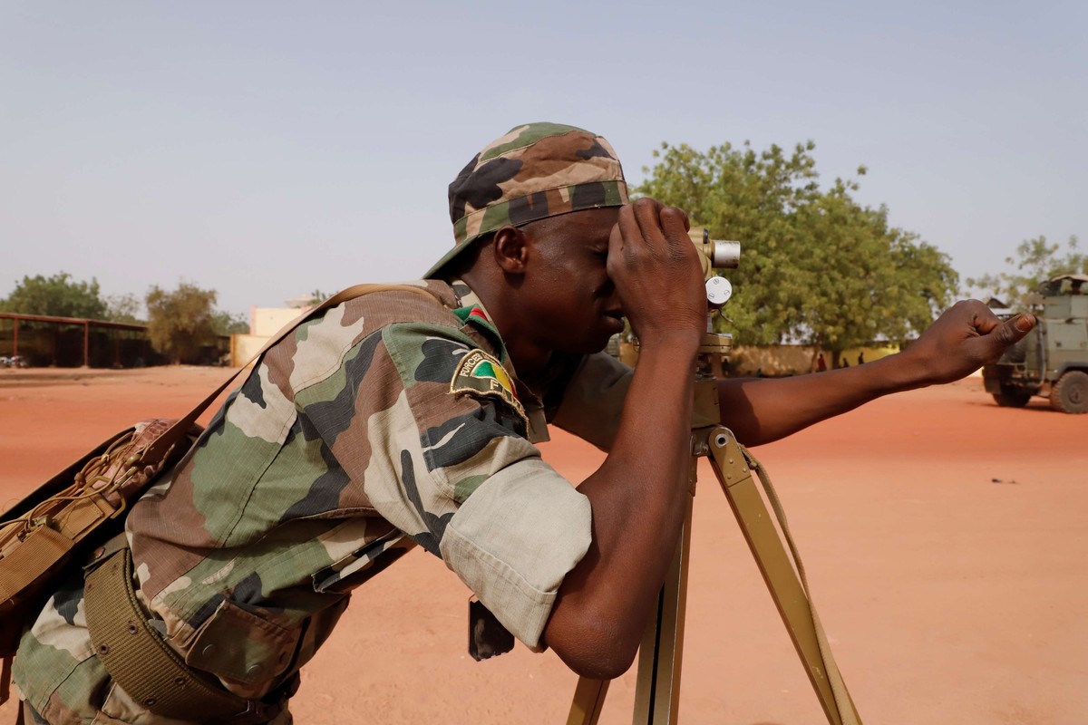 تراجع الدعم الغربي يقوض قدرة السلطات المالية على مواجهة الجهاديين