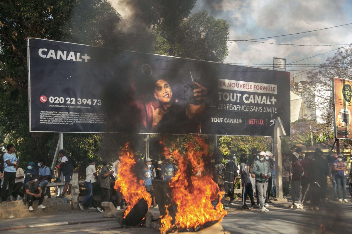 الفضاء الرقمي بيئة خصبة للتضليل والانقسام