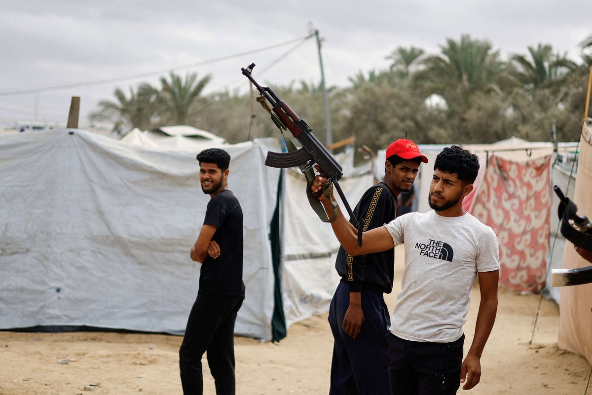 استمرار التوتر الداخلي يضعف صمود الفلسطينيين