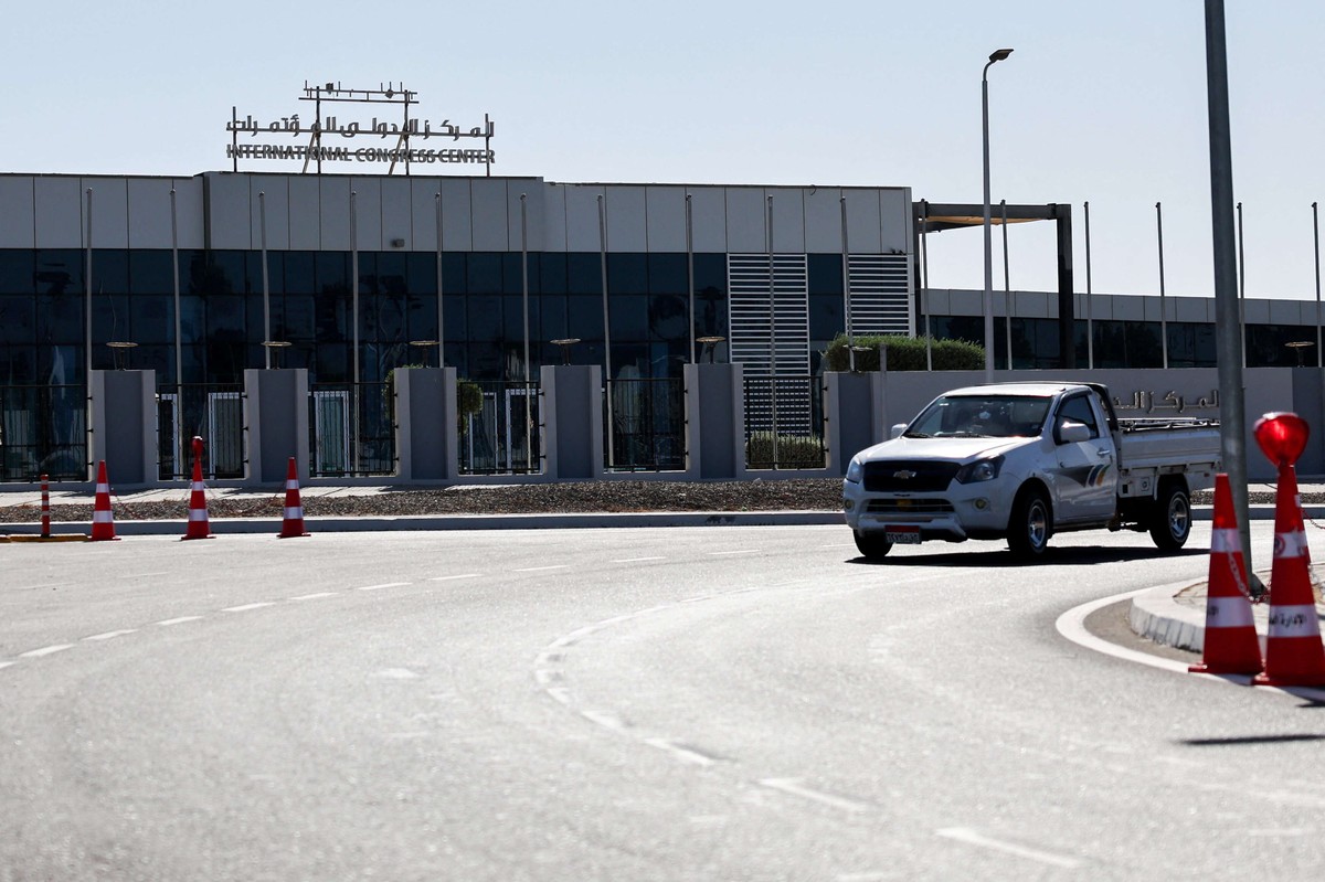 الموظفون القطريون كانوا في طريقهم للتحضير لزيارة وفد بلادهم