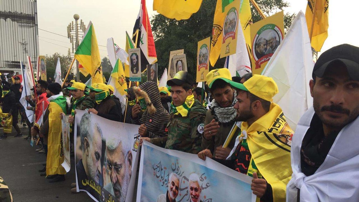 ولاء مطلق لإيران