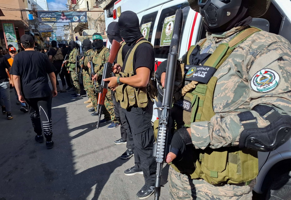 حماس ترفض التضحية بأهم أوراق قوتها