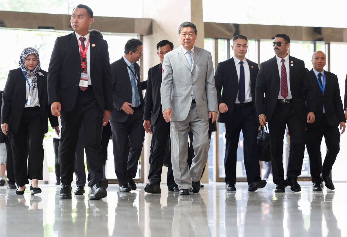 محاولة لتجنب الأضرار الناجمة عن دوامة الرسوم الجمركية