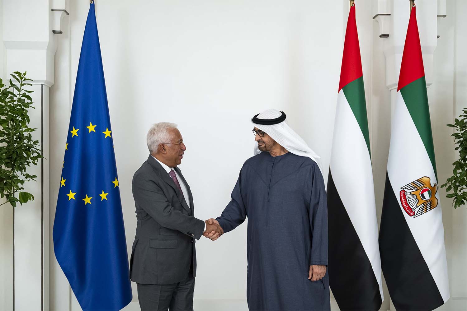 Sheikh Mohamed receiving Costa in Abu Dhabi