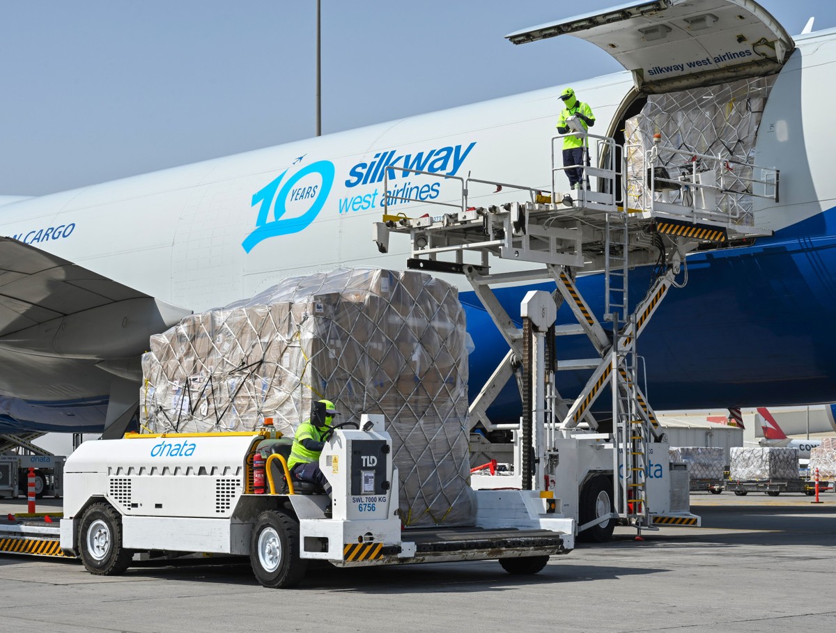 أذربيجان تعول على الخبرة الإماراتية لتعزيز قدرتها في مجالي النقل والتوزيع