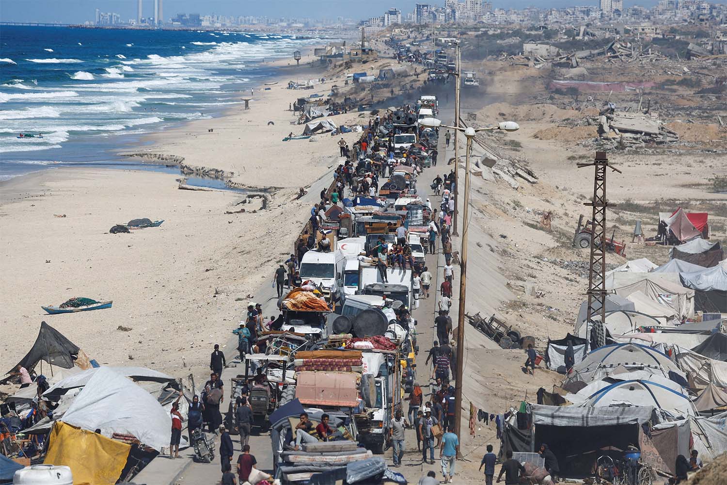 Thousands of displaced Palestinians fleeing northern Gaza due to an Israeli military operation