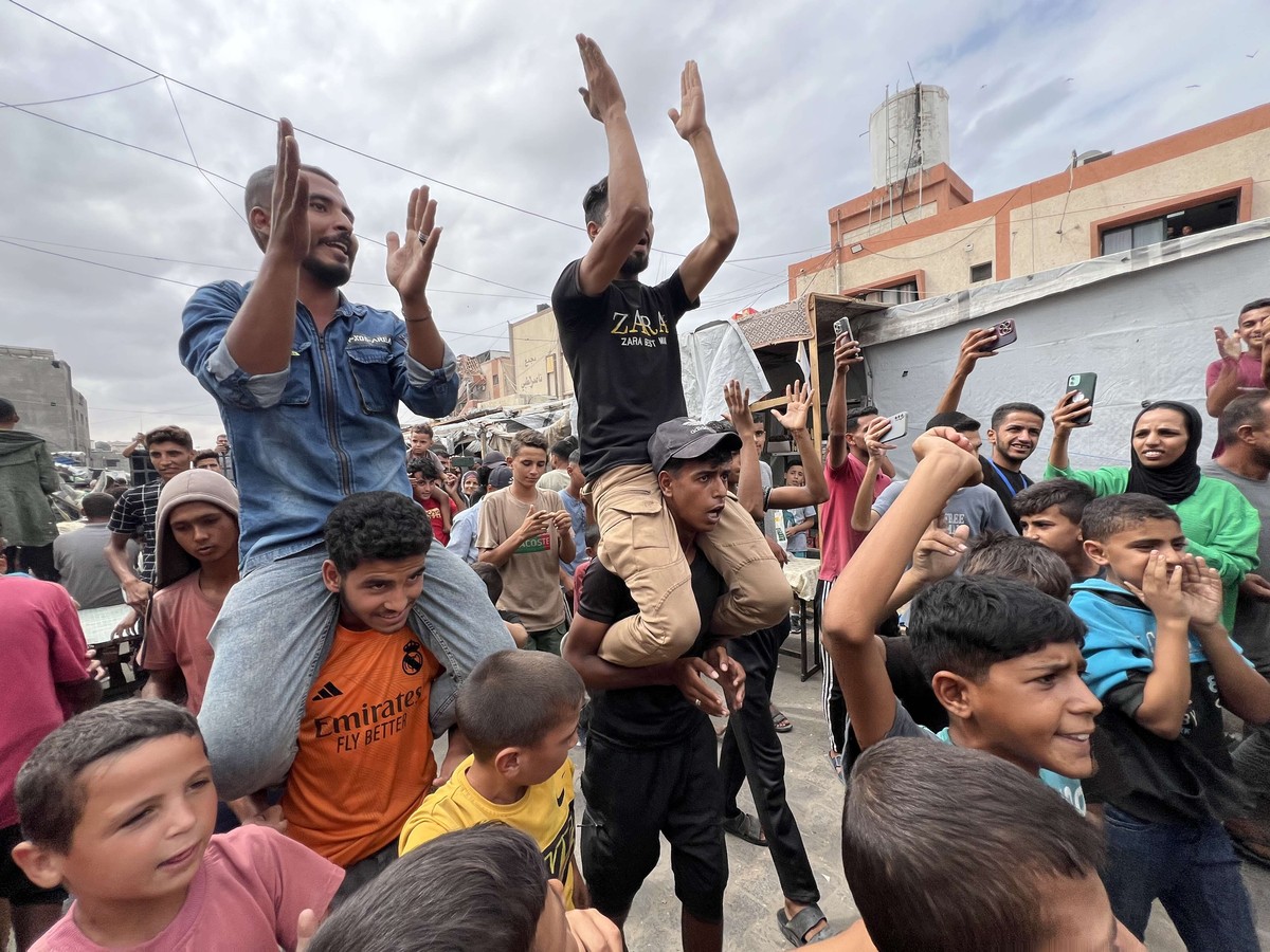 الفلسطينيون في غزة يعبرون عن فرحتهم باتفاق انهاء الحرب