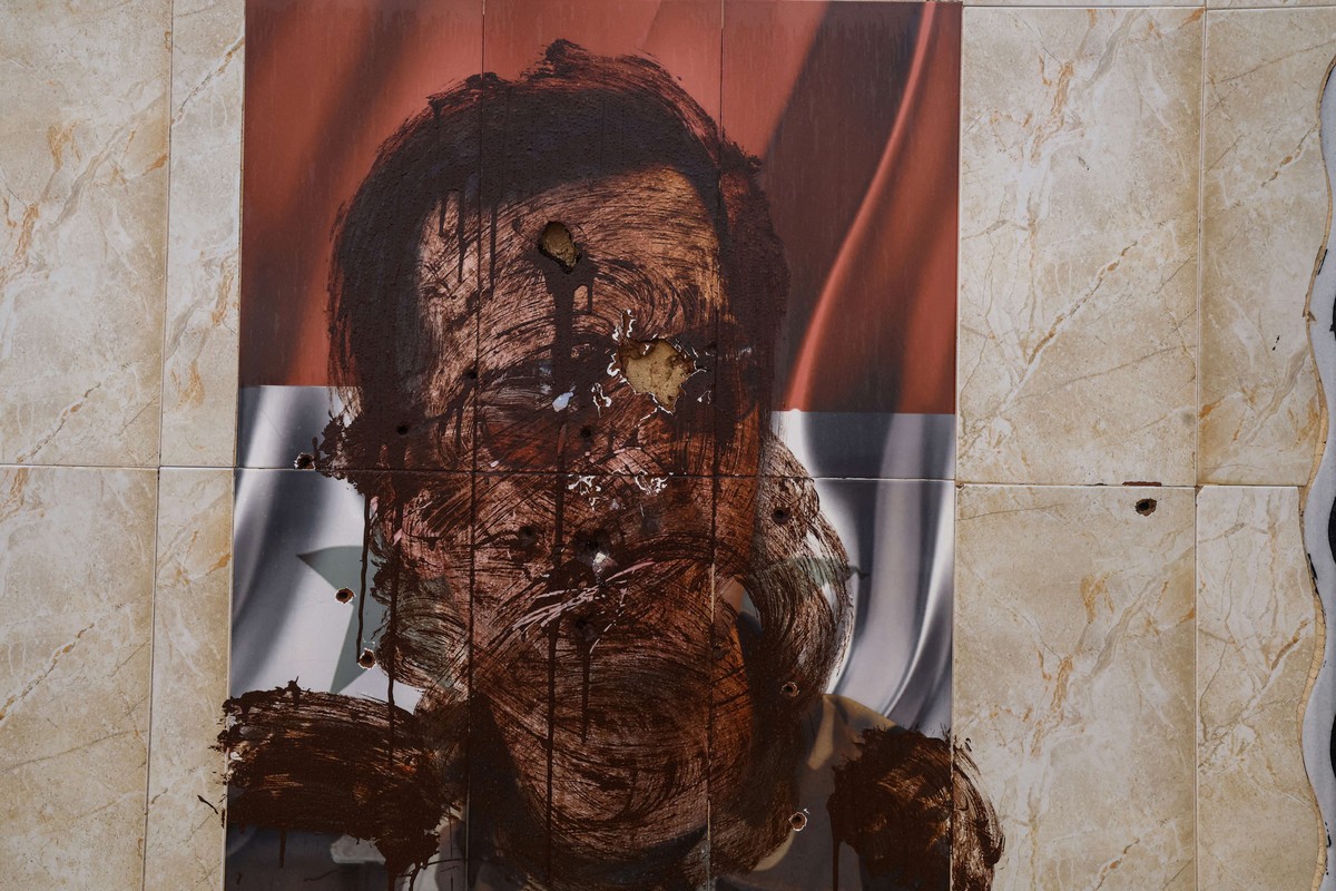 هل يكون تسليم الأسد عربونا من روسيا لتعزيز مصالحها مع النظام السوري الجديد