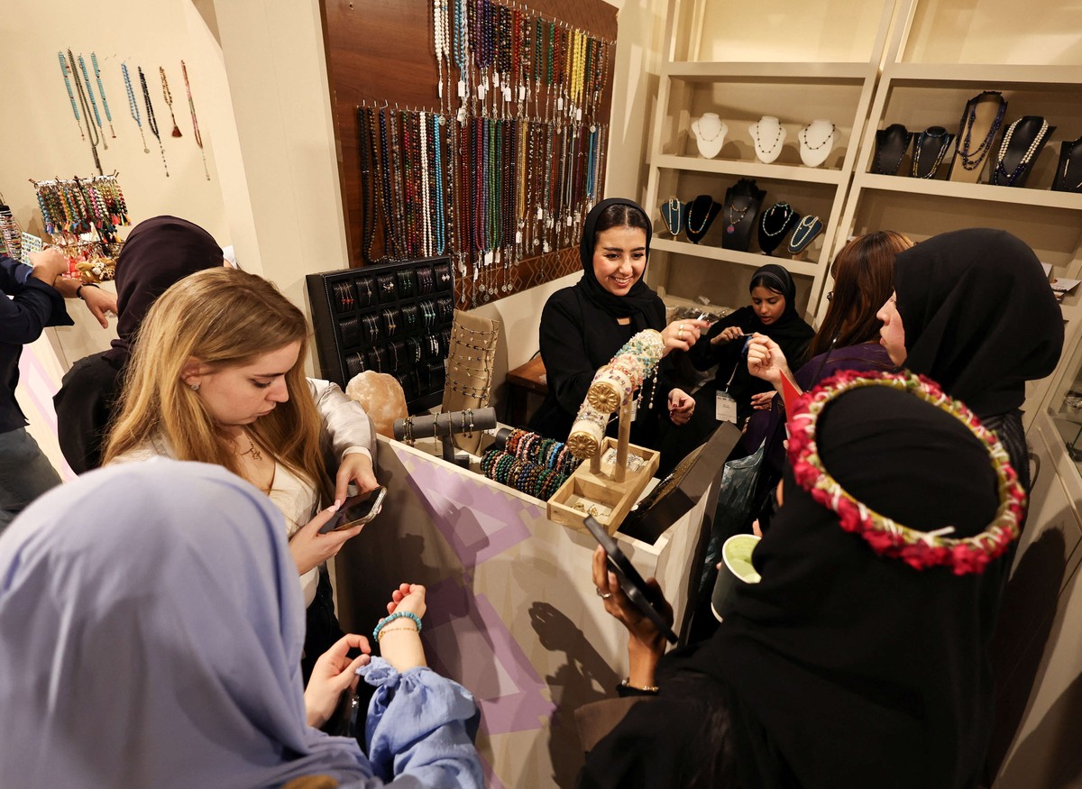 فرصة لإعادة تقديم الأعمال