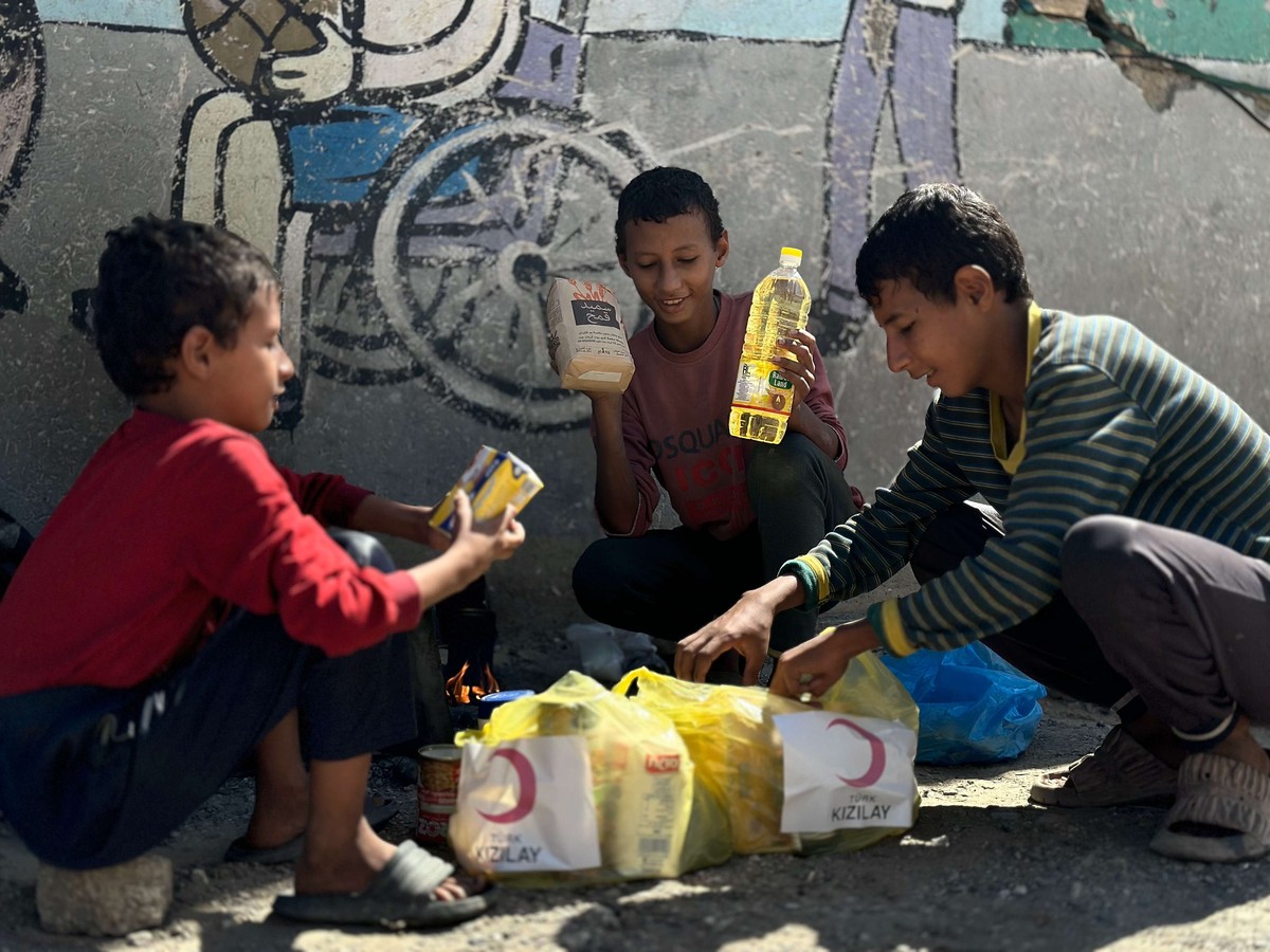 آلاف الغزيين غامروا بحياتهم من أجل الحصول على المساعدات