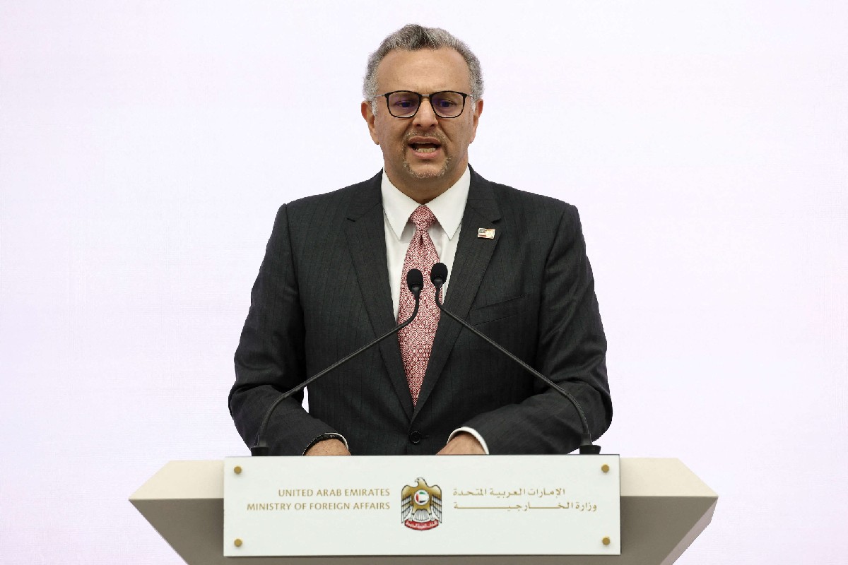 البرهان يسعى لتخفيف التوتر مع واشنطن بعد انتقاد دور مسعد بولس