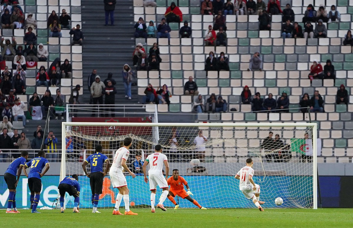 المنتخب التونسي يؤمن بطاقة الترشح